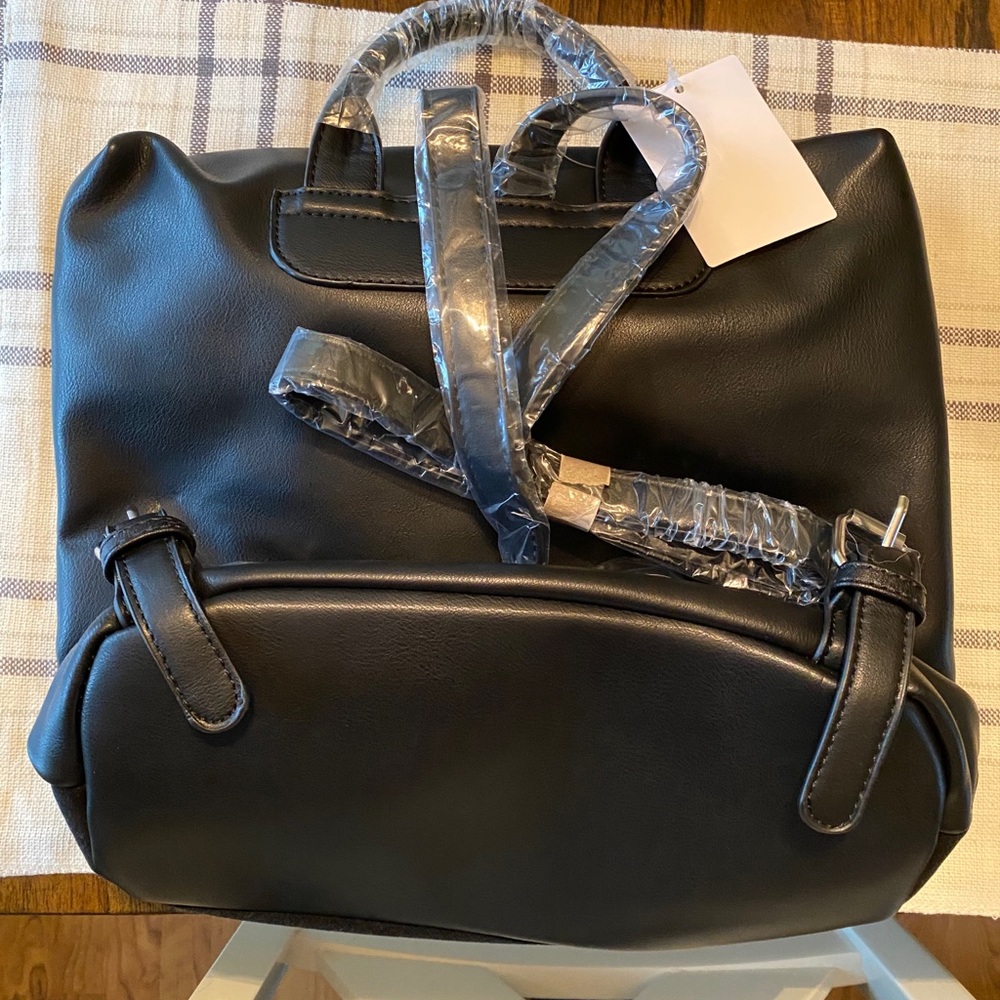 Black sequin backpack - Picture 3 of 4
